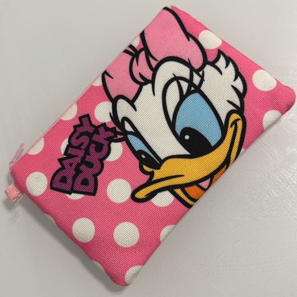 NWOT Disney Daisy Duck Pink Clutch Purse Wallet - Picture 1 of 15